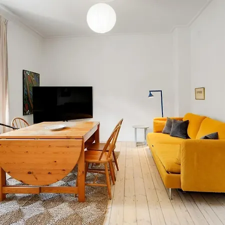 Apartment Classic And Cozy In
